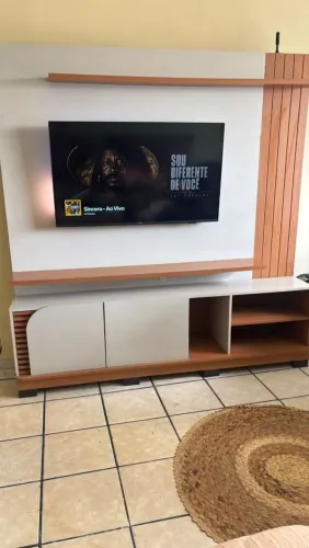 Rack com painel para TV