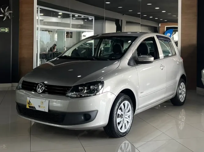 Volkswagen Fox 1.0 MI Total Flex 8V 5P 2012
