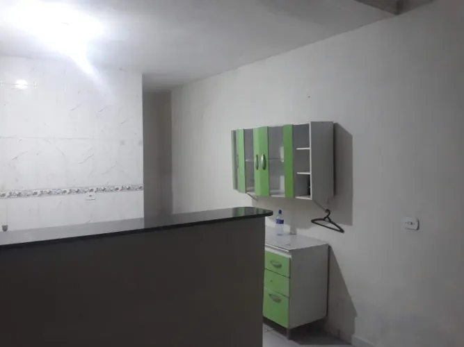 Alugo casa
