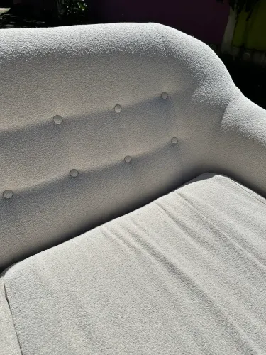 Sofá 2 lugares bouclé branco