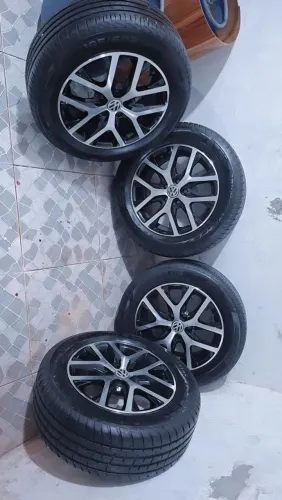 RODAS ARO 15, 5x100 com pneus excelentes (6 meses de uso)
