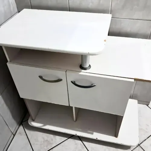 Armário de Micro-Ondas