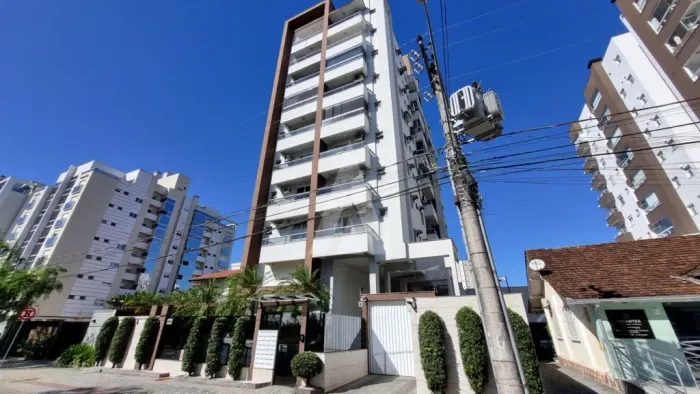 Apartamento no América com 2 quartos, sendo 1 suíte, cozinha com armários e 1 vaga de gara