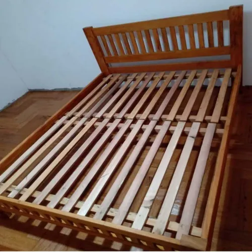 Cama de Peroba Reto Ripado