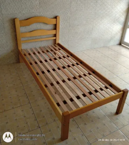 CAMA MADEIRA MARFIM DE SOLTEIRO