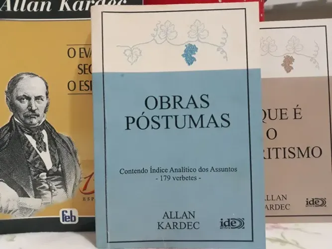 Livros OBRAS PÓSTUMAS, O Q É O ESPIRITISMO, O EVANGELHO SEG O ESPIRITISMO Allan Kardec !!!