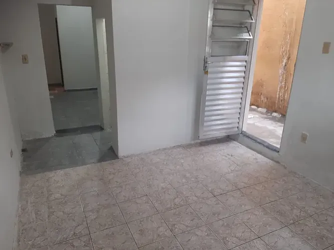 Casa para Locação com quarto, cozinha, banheiro e lavanderia em Taboão - Diadema - SP