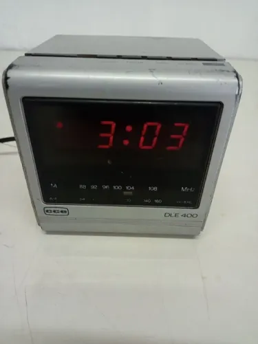 Rádio Relógio Cce Antigo funcionando