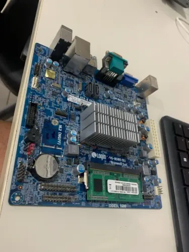 Vendo placa mãe com processador e e memória
