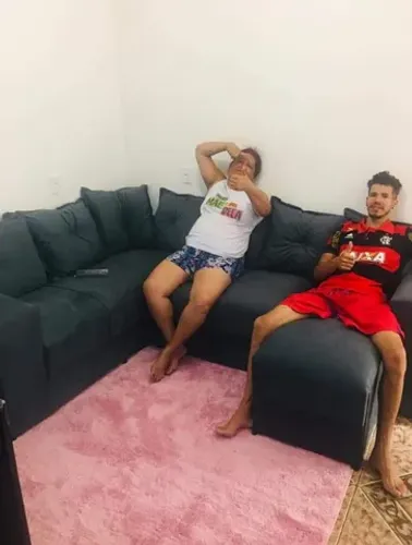 Sofa de canto com chaiser + Pulfão
