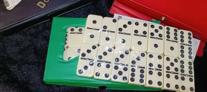 Jogo de Dominó Novo - 28 peças