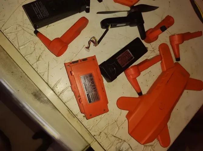 Peças de Drone L900 só atendo no whatsapp,sabe ler ?