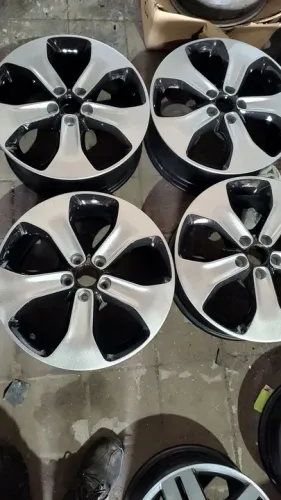 Rodas aro 18  seminovas  filé furacão 5x110<br>