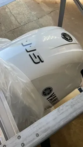 Promoção Motor Yamaha F115 Branco