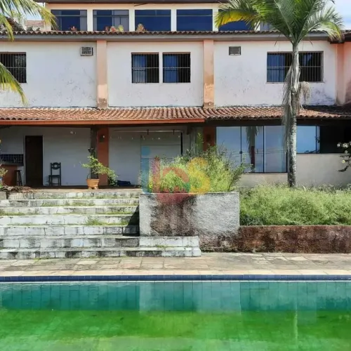 VENDO CASA COM VISTA MAR
