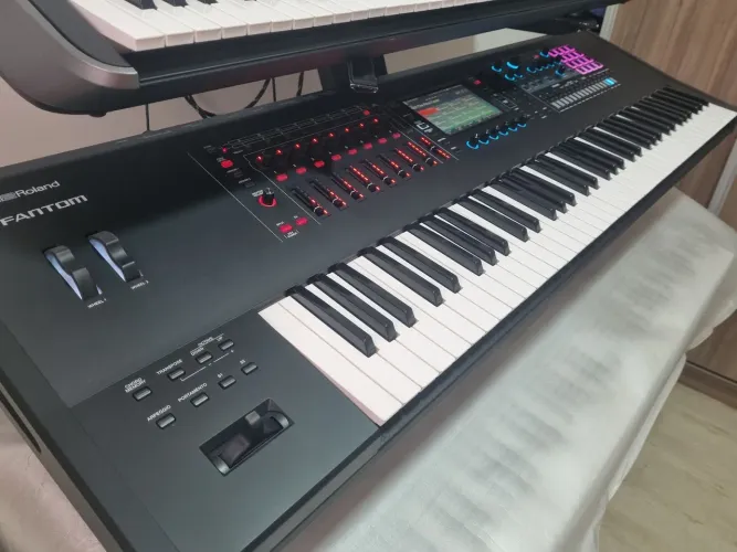 Teclado Roland New Fantom7 EX