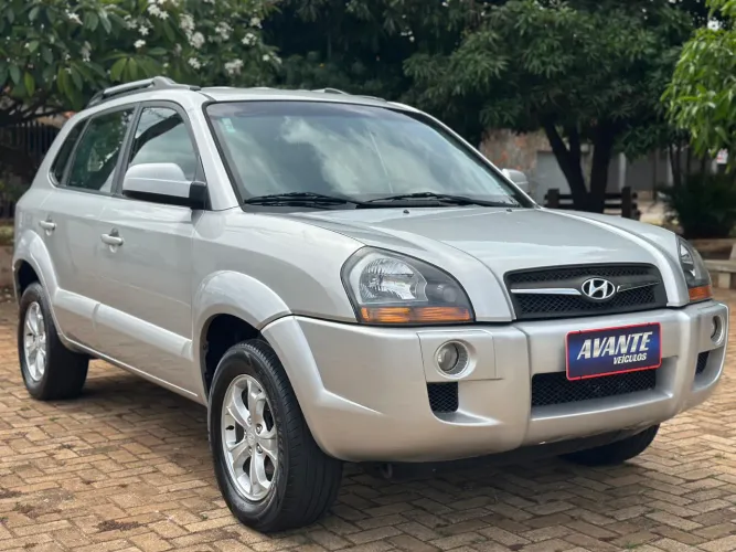 Hyundai Tucson, 2.0 flex, automático, 2017, com rodas de liga leve, novíssimo!