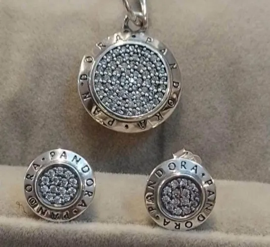 Conjunto Pandora e berloques peças originais
