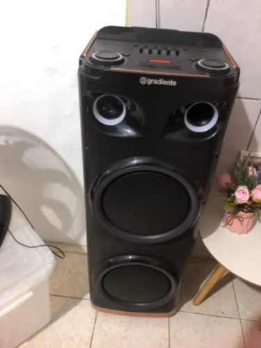 Caixa de Som Amplificada Gradiente GCA112 1500W Bluetooth USB SD Auxiliar