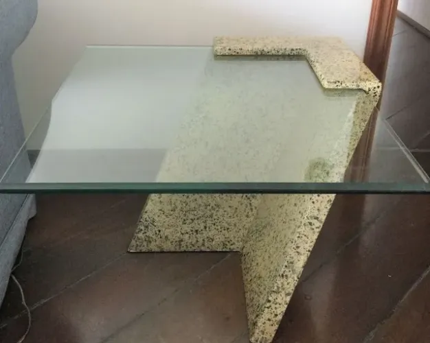 Mesa lateral, do escultor argentino Roberto Vivas, vidro bisotado 10mm, leia mais na descr