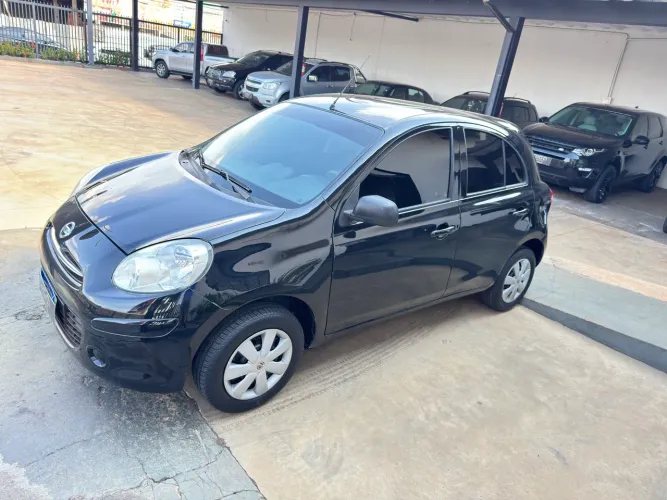 Nissan March 1.0 16V Flex Fuel 5P 2013