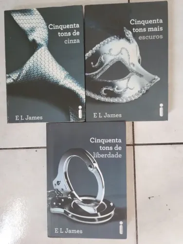 Livros cinquenta tons de cinza 