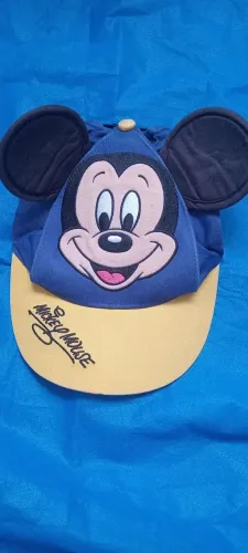 Boné Mickey pequeno