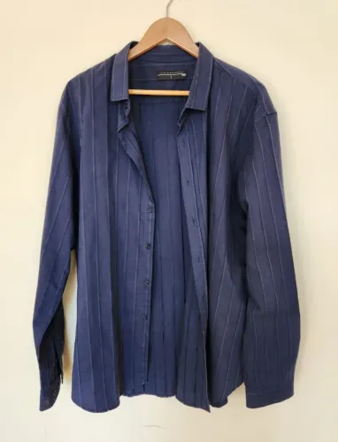 Camisa Social Masculina Contemporâneo seminova - Azul Marinho Levemente Listrada