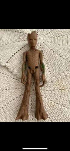Groot, da série "Titan Hero Series" da Hasbro