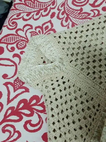 Blusa de crochê bege