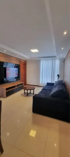 Vendo essa casa bem localizada no bairro Parque Dez! Aceito Negócio