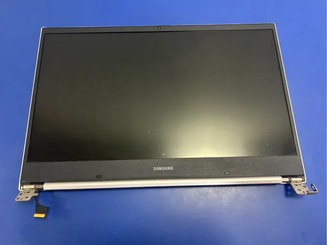 Tampa e moldura de tela para Notebook Samsung NP550XC