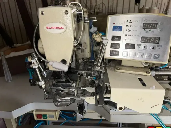 MÁQUINA DE COSTURA TRAVETE 1 AGULHA