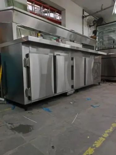Condimentadora elevada com pista no tampo p/ pizzaria