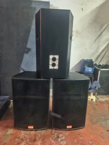 Caixa Passiva Voxtron com Falante de 15 e Driver Ti