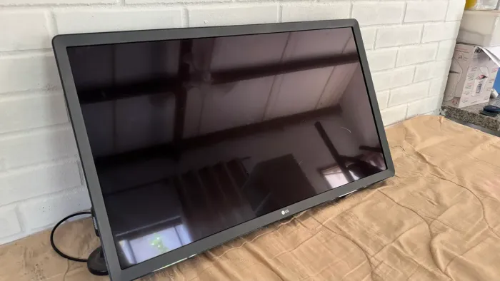 Smart TV semi nova LG 