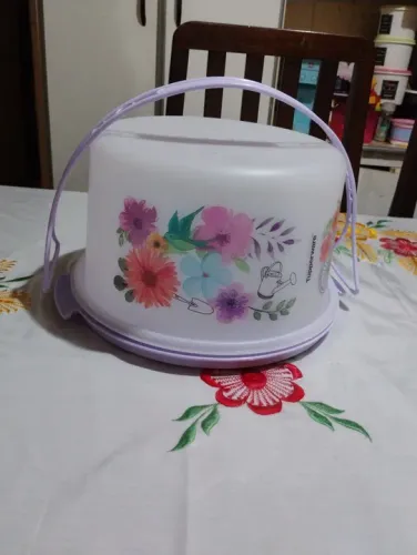 Porta Bolo Decorado dá Tupperware 