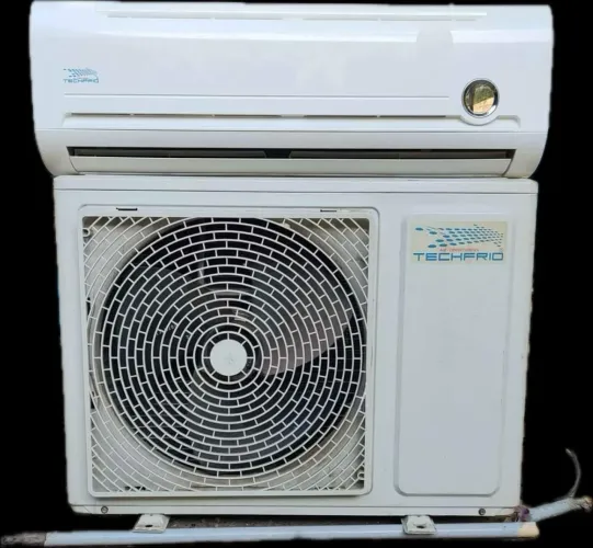 Central de ar 12.000 btus. Techfrio