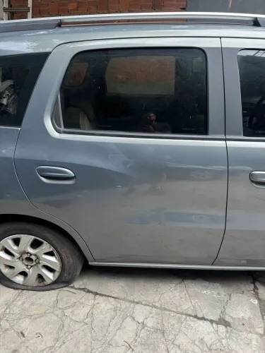 PORTA TRASEIRA DIREITA DE GM SPIN 2013/2018