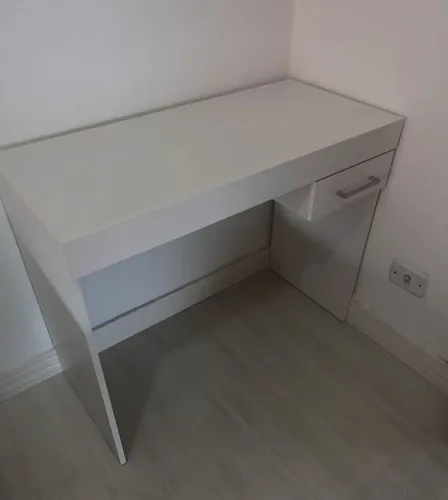Promoção Mesa Escrivaninha com Gaveta - 23/10