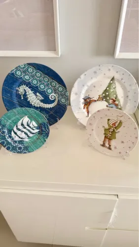 Jogo de pratos decorativos novos. Marca Aldeanza
