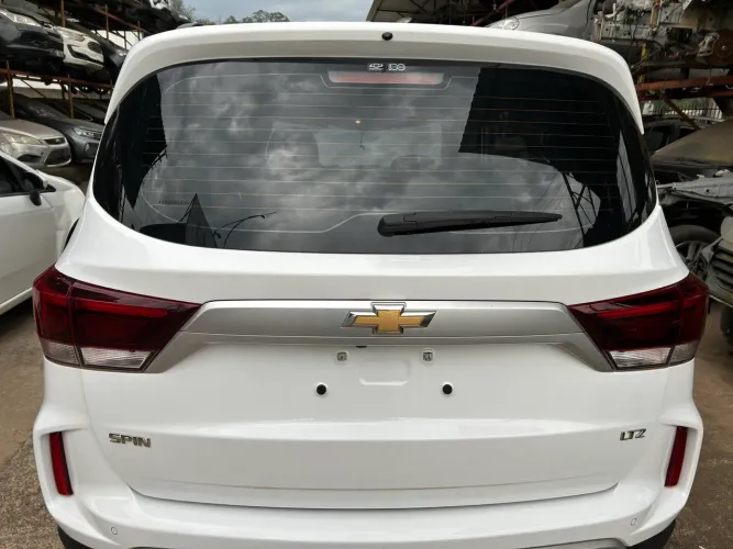 TAMPA TRASEIRA CHEVROLET SPIN 2025 -sem acessórios 