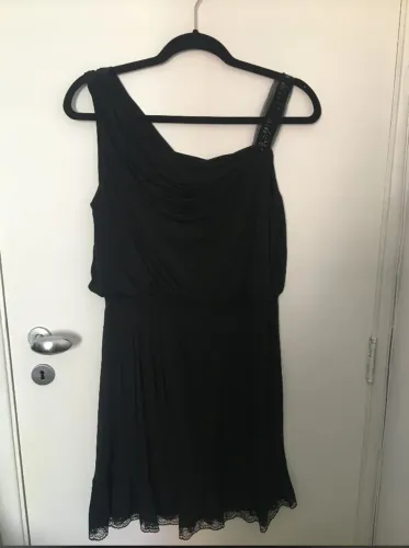 Vestido preto shoulder