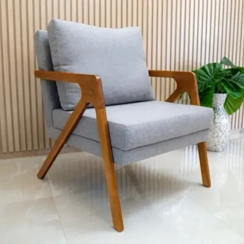 Poltrona Para Sala Base De Madeira