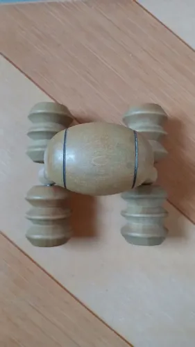 Massageador de madeira para relaxamento corporal
