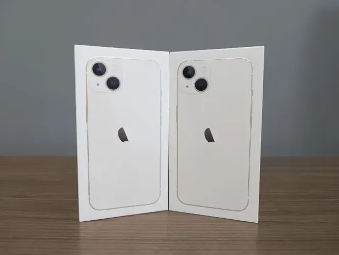 2 Caixas de Iphone 13 (branco) + 2 Cabos (Lightning) de Energia