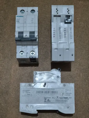 Disjuntores Siemens 5SL 1220 MCB C20 - 20A e 5Sl 1232 MCB C32 - 32A 400V