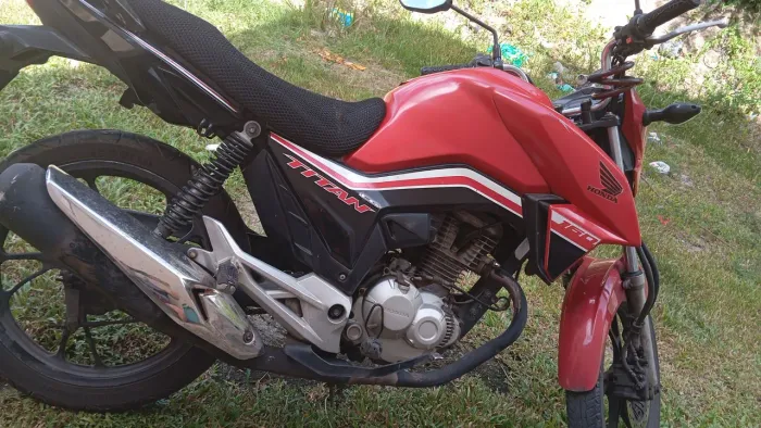 Moto bem conservada e MT boa