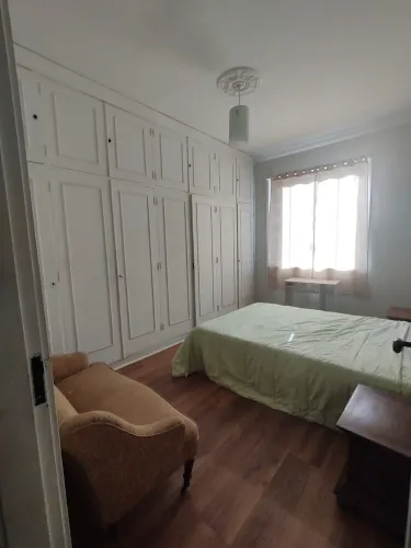 Alugo quarto mobiliado para moças em apartamento no centro histórico