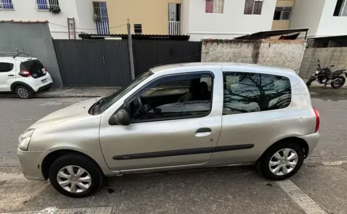 Renault Clio Authentique 1.0/1.0 Hi-power 16V 3P 2014